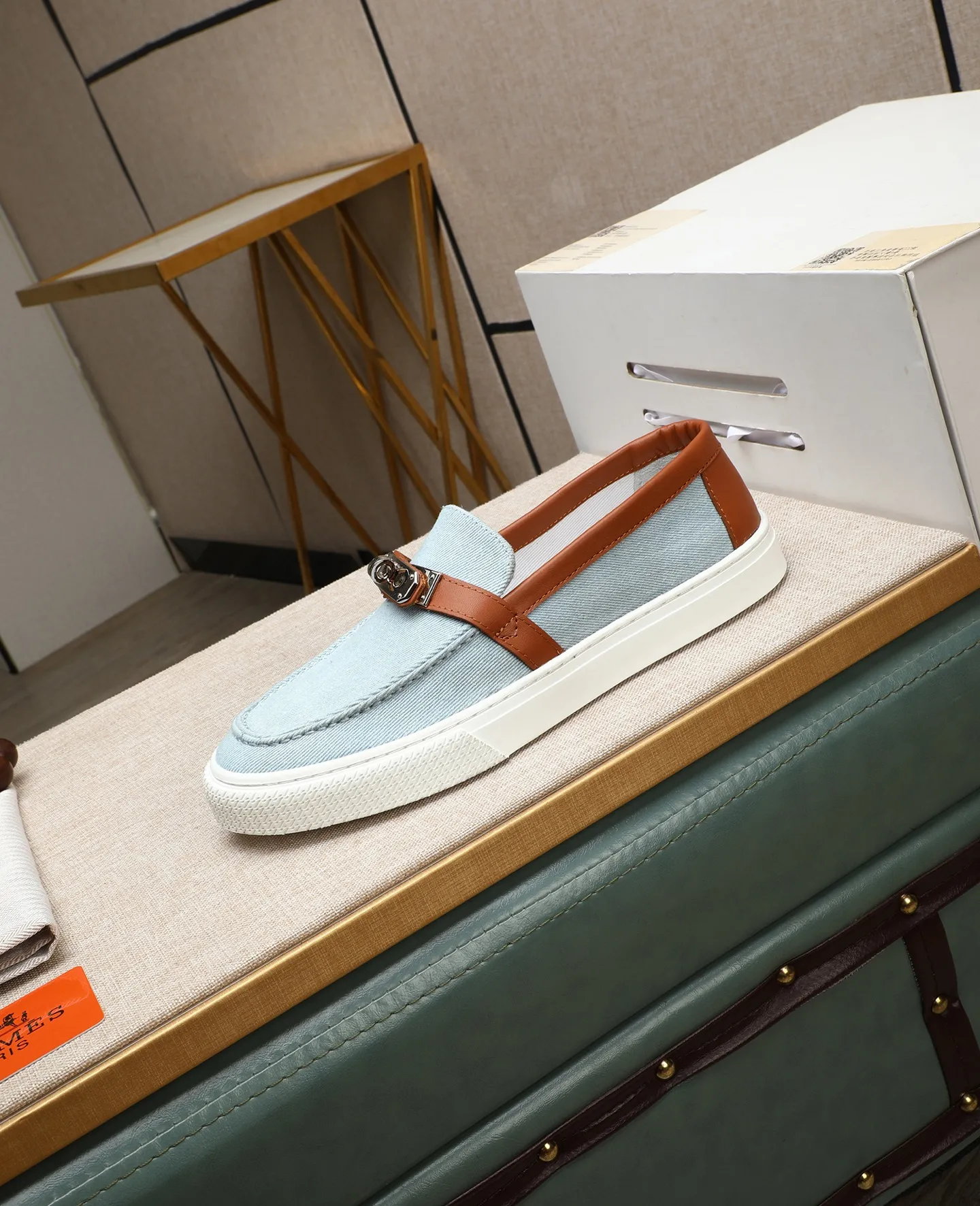 Men's shoes 💰720 (top version) [HERMÈS] Hermès counter new model 🆕men's casual loafers, the fabric is made of high-tech original materials and first-layer cowhide, spliced ​​with a variety of comfortable materials, lightweight EVA original outsole, and Labang lasting method to create a very light and energetic fashion style! Size: 39-44 (38 45 customized)